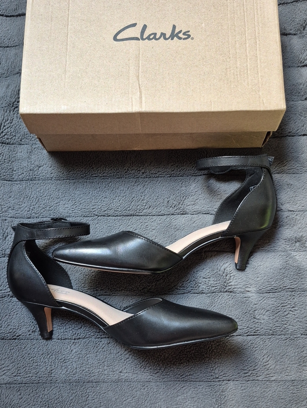 Clarks Leather Linvale Edyth Pointed Toe Kitten Heels Size 7, New With Tags